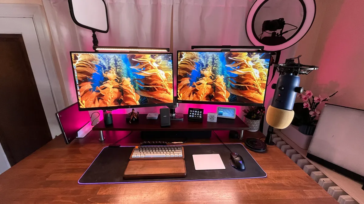 Joe Karlsson's desk setup