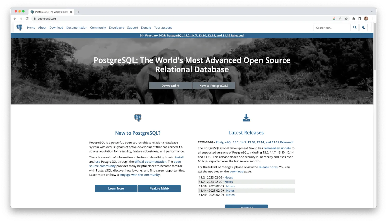 MongoDB official website homepage in a browser window